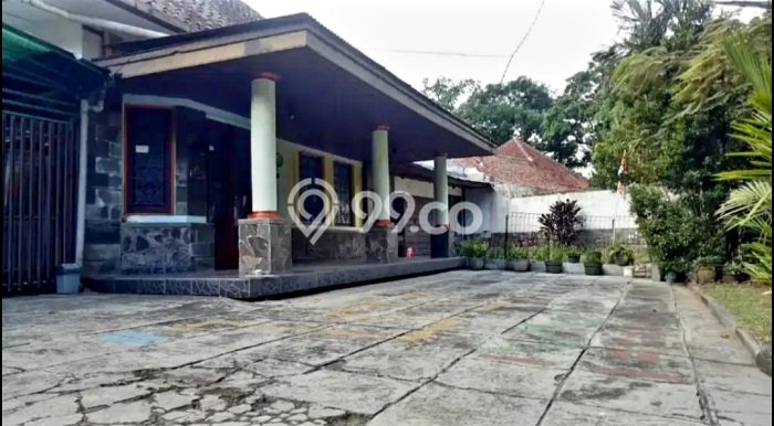 Rumah Mewah LB 350m2 Siap Pakai Desain Elegan di Riau, Bandung Rumah Mewah LB 350m2 Siap Pakai Desain Elegan di Riau, Bandung