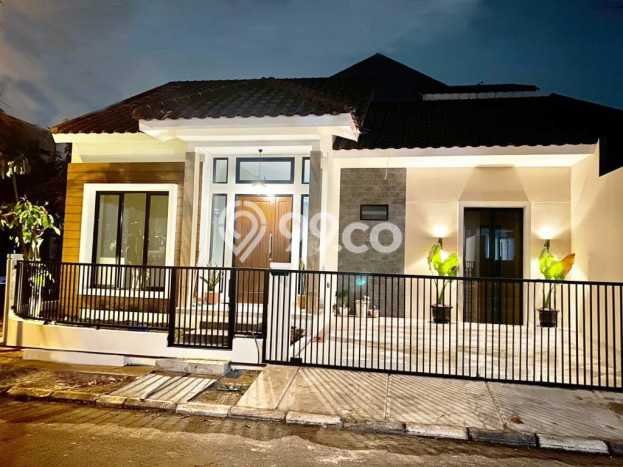 For Sale Hunian Rumah Nyaman 3 Kamar di BSD, Tangerang For Sale Hunian Rumah Nyaman 3 Kamar di BSD, Tangerang