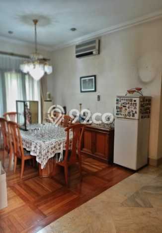 Rumah Luxury Modern Tanpa Renovasi di Kuningan Jakarta Selatan Rumah Luxury Modern Tanpa Renovasi di Kuningan Jakarta Selatan