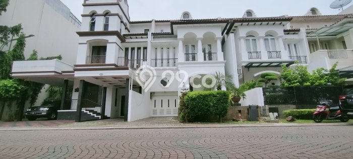 Hunian Elit LB 250m2 Siap Pakai Desain Elegan di Senayan, Jakarta Selatan Hunian Elit LB 250m2 Siap Pakai Desain Elegan di Senayan, Jakarta Selatan