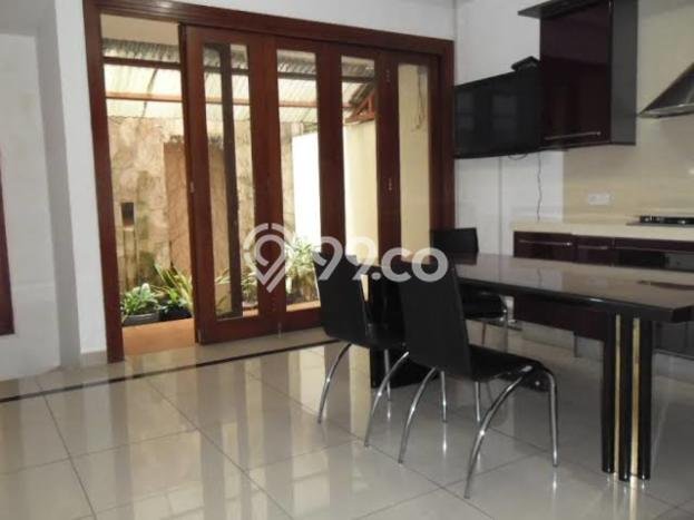 Hunian Elit LB 250m2 Siap Pakai Desain Elegan di Senayan, Jakarta Selatan Hunian Elit LB 250m2 Siap Pakai Desain Elegan di Senayan, Jakarta Selatan