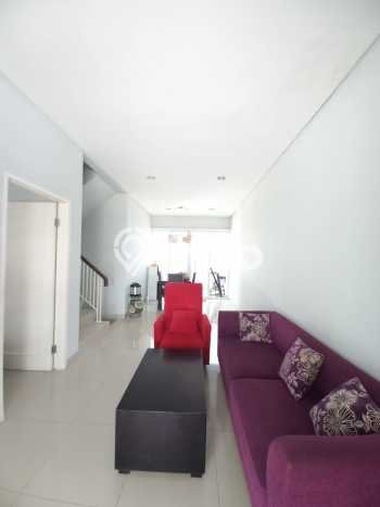 Rumah Luas Asri 4 KT Siap Pakai di BSD Residence One Tangerang Rumah Luas Asri 4 KT Siap Pakai di BSD Residence One Tangerang