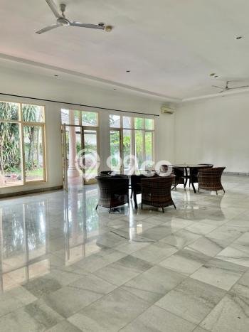 Rumah Asri 5 Kamar Lokasi Sejuk di Kemang, Jakarta Selatan Rumah Asri 5 Kamar Lokasi Sejuk di Kemang, Jakarta Selatan