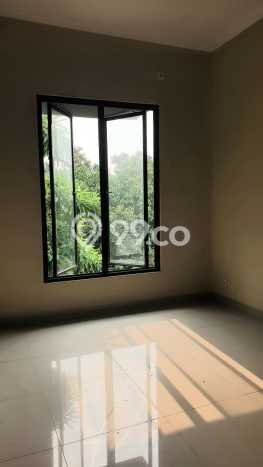 Rumah 3 KT 3 KM Fasilitas Gym di Bintaro, Tangerang Selatan Rumah 3 KT 3 KM Fasilitas Gym di Bintaro, Tangerang Selatan