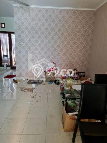 Rumah di Semarang Barat, 3 KT, Dekat Pusat Kota, LT 185m² LB 300m² Rumah di Semarang Barat, 3 KT, Dekat Pusat Kota, LT 185m² LB 300m²