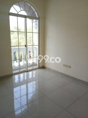 Dijual Rumah Luas Megah Dengan View Cantik di Green Lake City, Jakarta Barat Dijual Rumah Luas Megah Dengan View Cantik di Green Lake City, Jakarta Barat