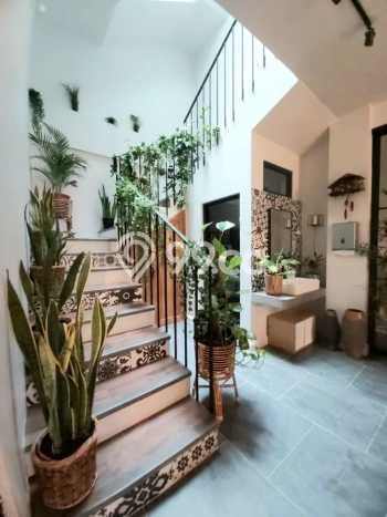 Rumah Strategis Bintaro, Tangerang Selatan, Luas 270m² Bangunan 390m² Rumah Strategis Bintaro, Tangerang Selatan, Luas 270m² Bangunan 390m²
