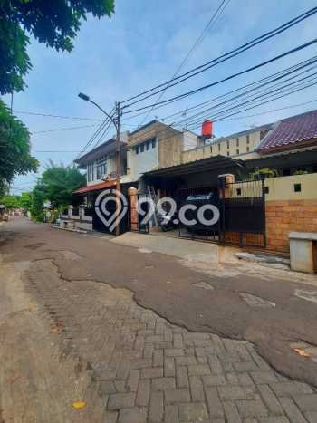 For Sale! Premium House LT 150m2 Desain Elegan di Pejaten For Sale! Premium House LT 150m2 Desain Elegan di Pejaten