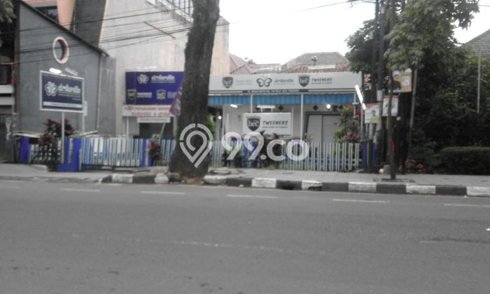 Rumah Strategis 0 KT Luas Tanah 410m² di Buah Batu, Bandung Rumah Strategis 0 KT Luas Tanah 410m² di Buah Batu, Bandung