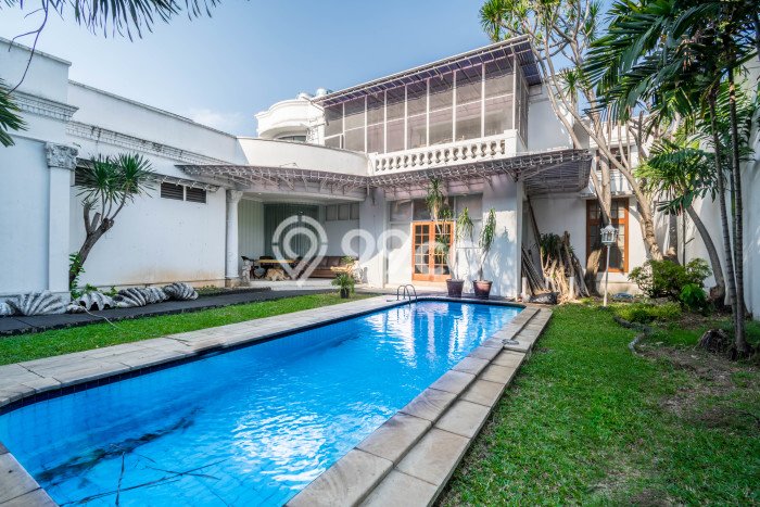 Siap Huni Rumah Mewah 5 Kamar di Menteng Dekat ke Mana Saja Siap Huni Rumah Mewah 5 Kamar di Menteng Dekat ke Mana Saja