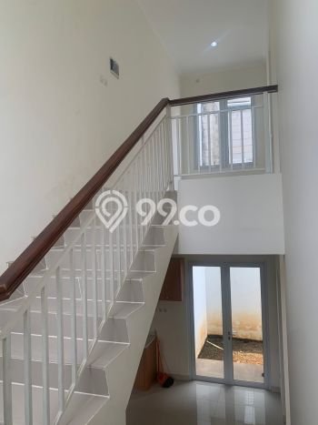 Lokasi strategis! Rumah siap huni disewakan di Cinere LB 115m2 Lokasi strategis! Rumah siap huni disewakan di Cinere LB 115m2