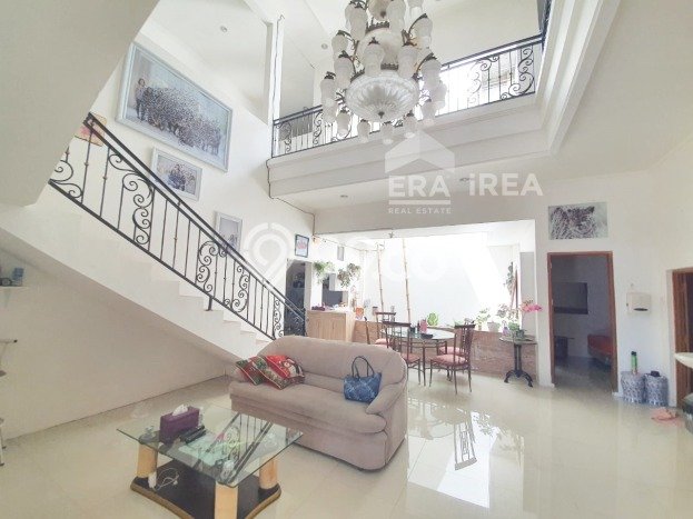 Rumah Strategis Minimalis Lb 250m2 di Banjarsari, Surakarta Rumah Strategis Minimalis Lb 250m2 di Banjarsari, Surakarta