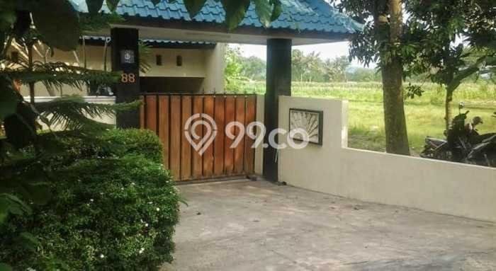 DIJUAL CEPAT! Rumah Nyaman area Sewon, Bantul, Luas 1300m2m² LB 500m2m² Bisa Nego! DIJUAL CEPAT! Rumah Nyaman area Sewon, Bantul, Luas 1300m2m² LB 500m2m² Bisa Nego!
