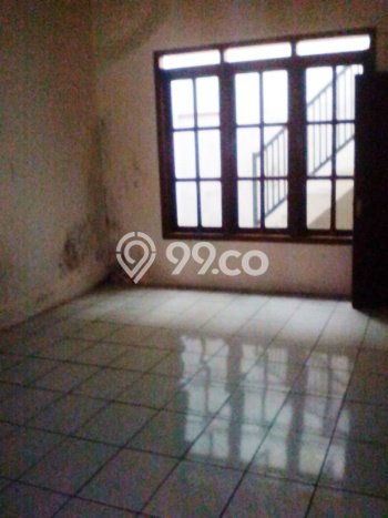 Rumah LB 200m2m² Dekat dengan Akses Transportasi, Malang - Lokasi Premium Rumah LB 200m2m² Dekat dengan Akses Transportasi, Malang - Lokasi Premium