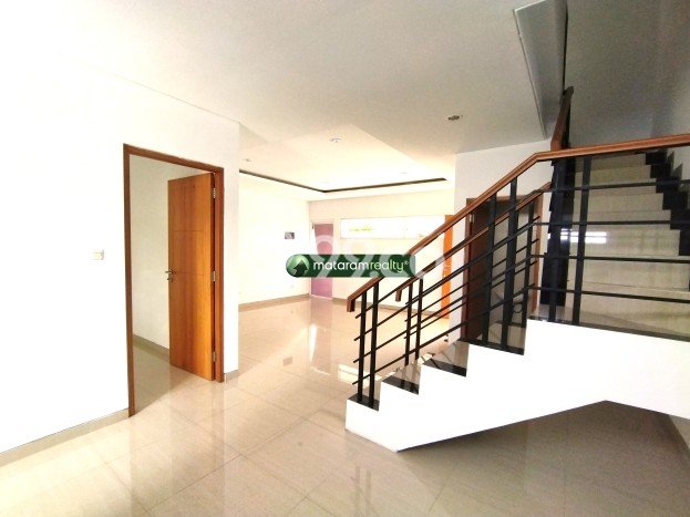 Rumah Baru siap Huni di Pasteur Rumah Baru siap Huni di Pasteur