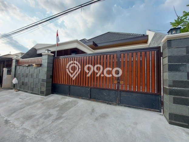 Rumah Berkualitas Banjarsari, Surakarta, Luas 327m2m² LB 230m2m² Rumah Berkualitas Banjarsari, Surakarta, Luas 327m2m² LB 230m2m²