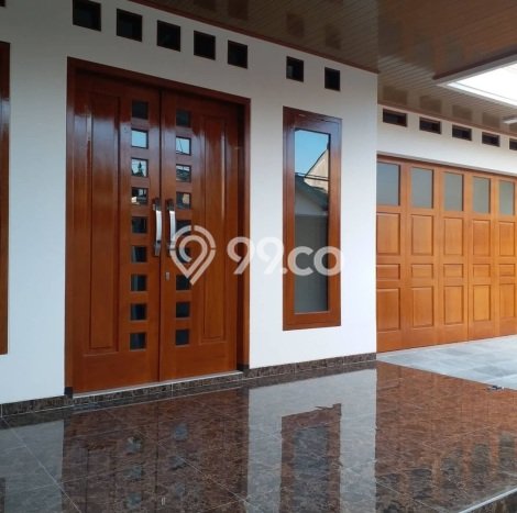 Rumah Berkualitas Banjarsari, Surakarta, Luas 327m2m² LB 230m2m² Rumah Berkualitas Banjarsari, Surakarta, Luas 327m2m² LB 230m2m²