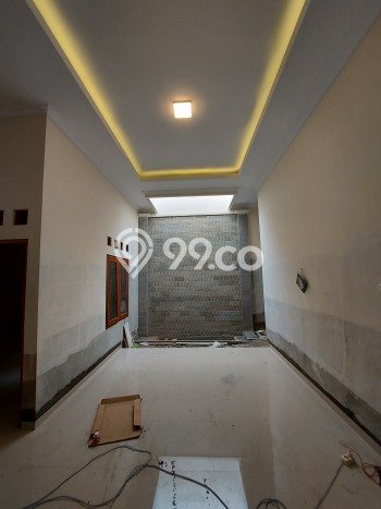 Rumah Berkualitas Banjarsari, Surakarta, Luas 327m2m² LB 230m2m² Rumah Berkualitas Banjarsari, Surakarta, Luas 327m2m² LB 230m2m²