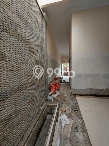 Rumah Berkualitas Banjarsari, Surakarta, Luas 327m2m² LB 230m2m² Rumah Berkualitas Banjarsari, Surakarta, Luas 327m2m² LB 230m2m²