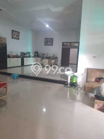 Rumah Elit Modern Tanpa Renovasi di Holis Cigondewah Bandung Rumah Elit Modern Tanpa Renovasi di Holis Cigondewah Bandung