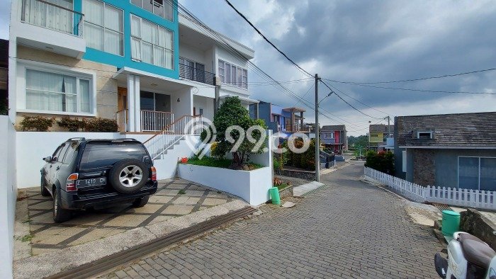 Rumah Modern Cantik 3 KT Bisa Langsung Pindah di Lembang Rumah Modern Cantik 3 KT Bisa Langsung Pindah di Lembang