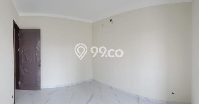 Jual Segera Rumah 5 KT 4 KM di Kawasan Komersial Alam Sutera, Tangerang Jual Segera Rumah 5 KT 4 KM di Kawasan Komersial Alam Sutera, Tangerang