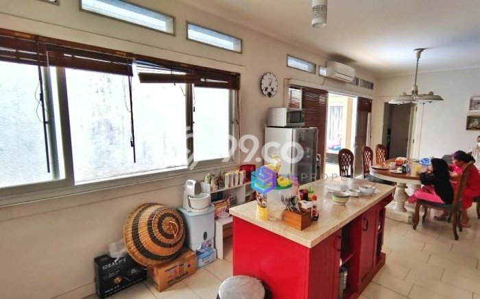 Siap Huni Hunian Elit 5 Kamar di Cilandak Dekat ke Mana Saja Siap Huni Hunian Elit 5 Kamar di Cilandak Dekat ke Mana Saja