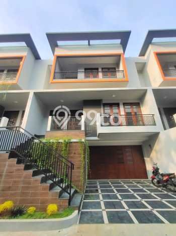 Jual Rumah Luas Elegan Dengan View Eksklusif di Condet, Jakarta Timur Jual Rumah Luas Elegan Dengan View Eksklusif di Condet, Jakarta Timur