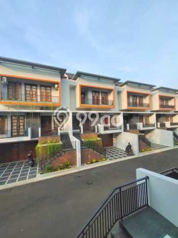 Jual Rumah Luas Elegan Dengan View Eksklusif di Condet, Jakarta Timur Jual Rumah Luas Elegan Dengan View Eksklusif di Condet, Jakarta Timur