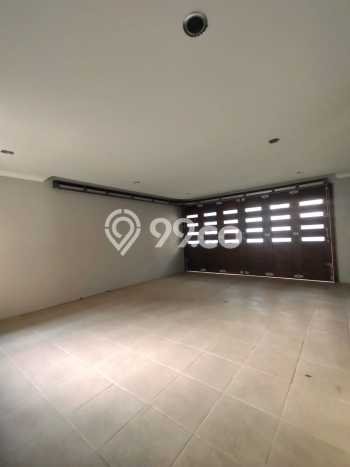 Jual Rumah Luas Elegan Dengan View Eksklusif di Condet, Jakarta Timur Jual Rumah Luas Elegan Dengan View Eksklusif di Condet, Jakarta Timur