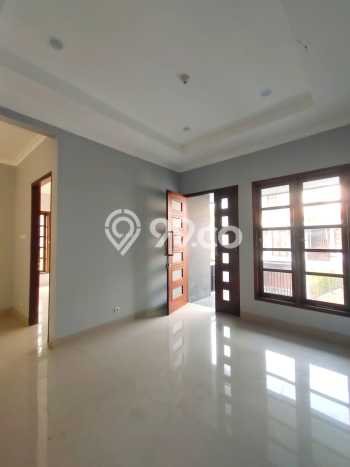 Jual Rumah Luas Elegan Dengan View Eksklusif di Condet, Jakarta Timur Jual Rumah Luas Elegan Dengan View Eksklusif di Condet, Jakarta Timur