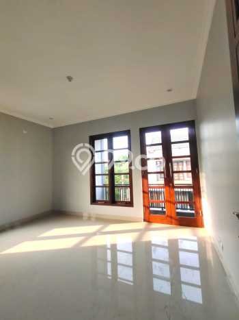Jual Rumah Luas Elegan Dengan View Eksklusif di Condet, Jakarta Timur Jual Rumah Luas Elegan Dengan View Eksklusif di Condet, Jakarta Timur