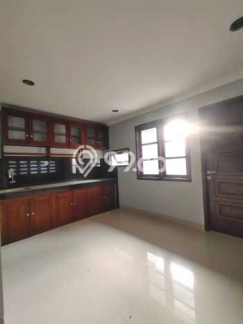 Jual Rumah Luas Elegan Dengan View Eksklusif di Condet, Jakarta Timur Jual Rumah Luas Elegan Dengan View Eksklusif di Condet, Jakarta Timur
