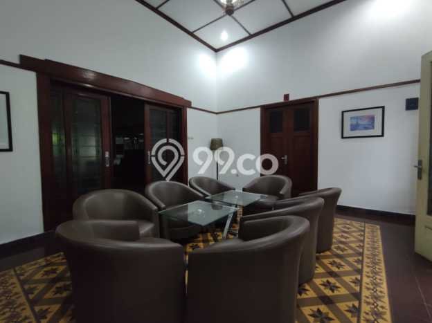 Rumah Elit LB 400m2 Siap Huni Desain Elegan di Sayap Dago, Bandung Rumah Elit LB 400m2 Siap Huni Desain Elegan di Sayap Dago, Bandung