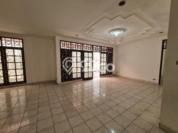 LIMITED UNIT! Rumah di Mampang Prapatan, 4 KT, Luas 500m² LB 500m² LIMITED UNIT! Rumah di Mampang Prapatan, 4 KT, Luas 500m² LB 500m²