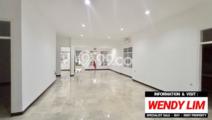 Rumah Eksklusif Dijual LT 389m2 di Kebayoran Baru, Jakarta Selatan Rumah Eksklusif Dijual LT 389m2 di Kebayoran Baru, Jakarta Selatan