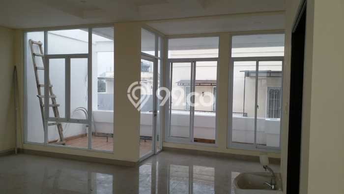 DIJUAL CEPAT! Rumah Modern di Pantai Indah Kapuk, Jakarta Utara, LT 216m² Bangunan 216m² Bisa Nego! DIJUAL CEPAT! Rumah Modern di Pantai Indah Kapuk, Jakarta Utara, LT 216m² Bangunan 216m² Bisa Nego!