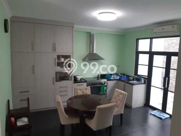 Rumah Menguntungkan di Cinere, Dekat Kawasan Bisnis, Jakarta Selatan - 3 Kamar Tidur Rumah Menguntungkan di Cinere, Dekat Kawasan Bisnis, Jakarta Selatan - 3 Kamar Tidur