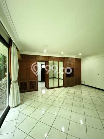 NEW LISTING! Rumah Strategis area Kemang, Luas 970m² Bangunan 400m² NEW LISTING! Rumah Strategis area Kemang, Luas 970m² Bangunan 400m²