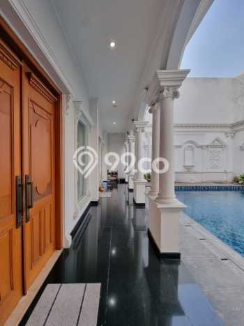 Dijual Rumah Mewah Elegan Dengan View Eksklusif di Pondok Indah, Jakarta Selatan Dijual Rumah Mewah Elegan Dengan View Eksklusif di Pondok Indah, Jakarta Selatan
