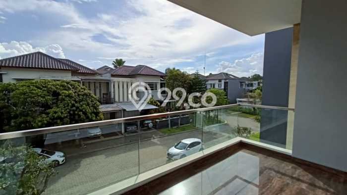 Rumah Mewah LB 600m2 Siap Huni Desain Elegan di Kota Baru Parahyangan, Bandung Rumah Mewah LB 600m2 Siap Huni Desain Elegan di Kota Baru Parahyangan, Bandung