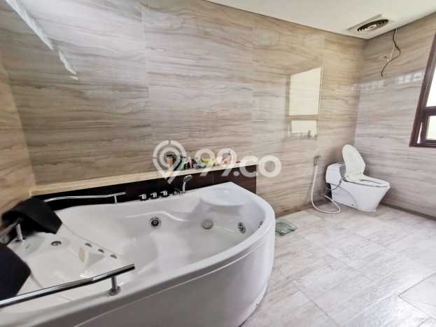Kesempatan Langka Memiliki Rumah LT 477m² / LB 370m² di Jantung Kota BSD De Park, Tangerang Kesempatan Langka Memiliki Rumah LT 477m² / LB 370m² di Jantung Kota BSD De Park, Tangerang