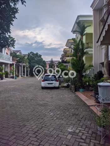 LIMITED OFFER! Rumah Berkualitas area Banyumanik, LT 140m² LB 250m² LIMITED OFFER! Rumah Berkualitas area Banyumanik, LT 140m² LB 250m²