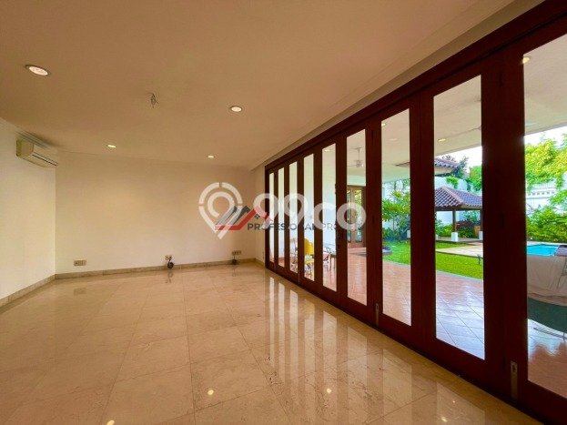 Rumah Elit LB 850m2 Siap Huni Desain Elegan di Pejaten, Jakarta Selatan Rumah Elit LB 850m2 Siap Huni Desain Elegan di Pejaten, Jakarta Selatan