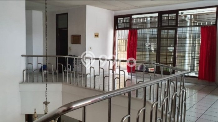 Dijual Rumah Luas Megah Dengan View Cantik di Intercon, Jakarta Barat Dijual Rumah Luas Megah Dengan View Cantik di Intercon, Jakarta Barat