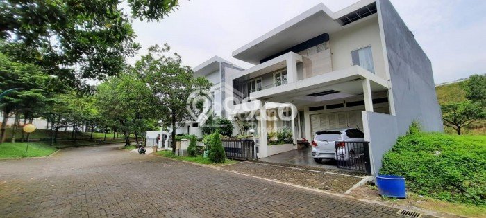 Ready to Use! Premium House LT 365m2 Desain Modern di Jangli Ready to Use! Premium House LT 365m2 Desain Modern di Jangli