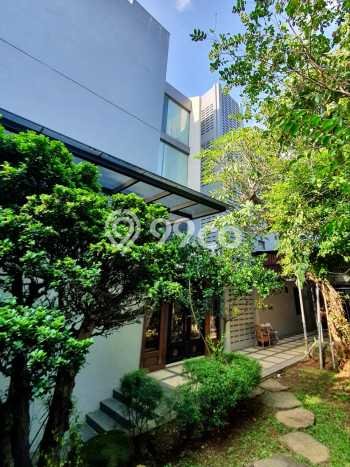 For Sale! Luxury House LT 470m2 Desain Elegan di Cipete For Sale! Luxury House LT 470m2 Desain Elegan di Cipete