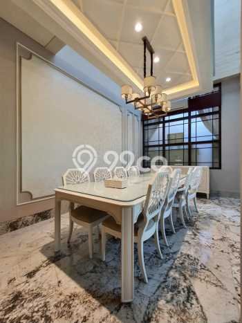 For Sale! Luxury House LT 470m2 Desain Elegan di Cipete For Sale! Luxury House LT 470m2 Desain Elegan di Cipete