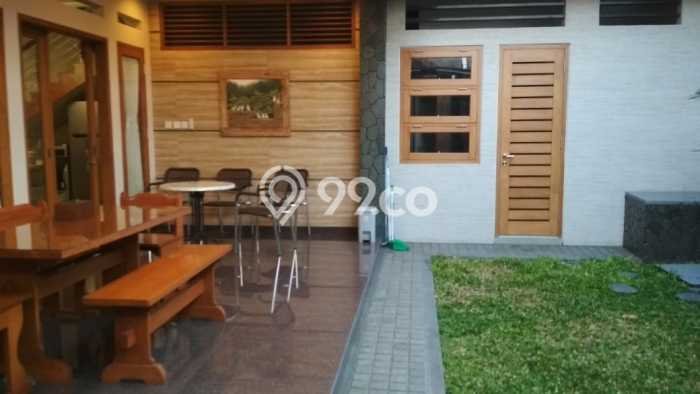 Rumah Mewah Siap Huni LT 319m2 di Laweyan, Surakarta Rumah Mewah Siap Huni LT 319m2 di Laweyan, Surakarta