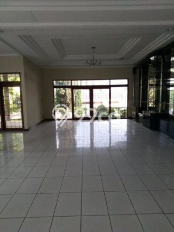 Rumah Luxury Modern Siap Huni di Setiabudi Bandung Rumah Luxury Modern Siap Huni di Setiabudi Bandung